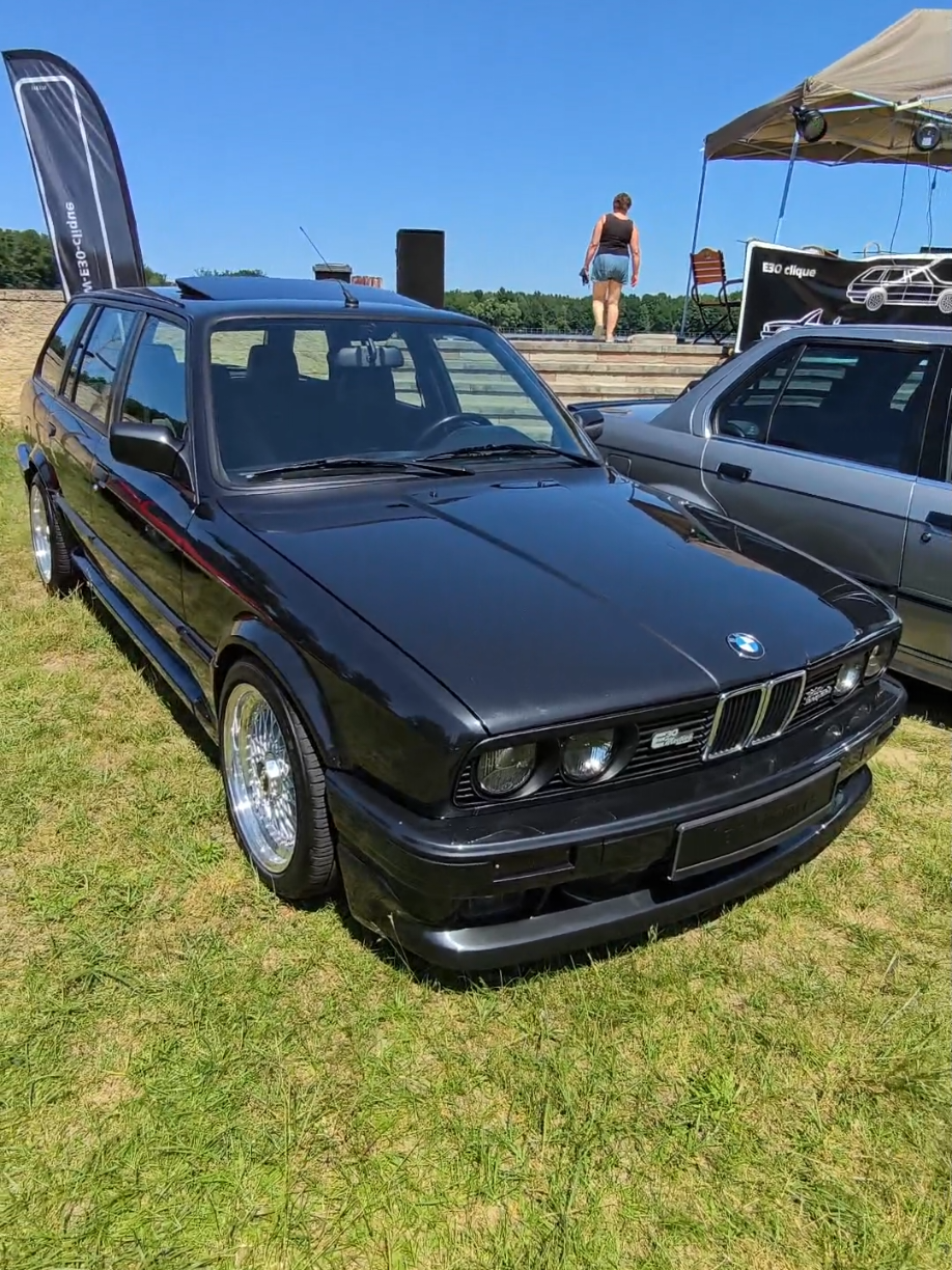 @Monia_E30