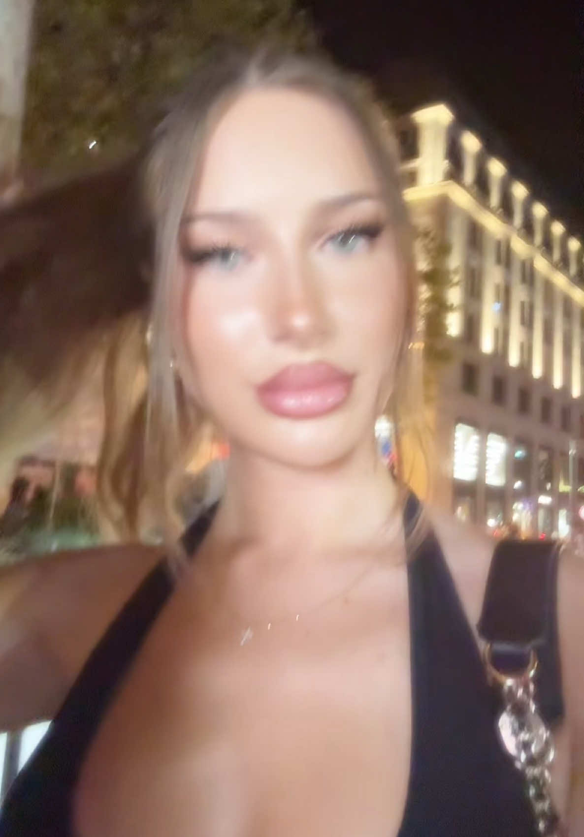 @Larissaxra