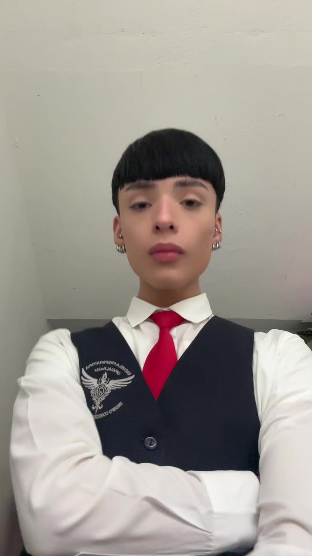 @𝒥.