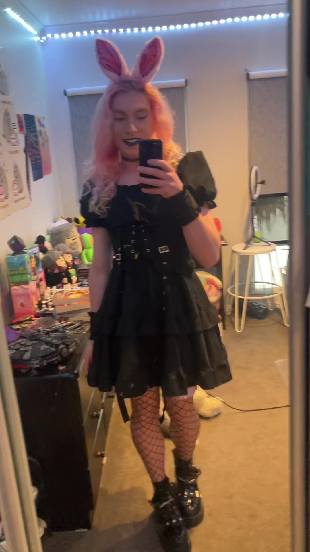 @Foxy_femboy