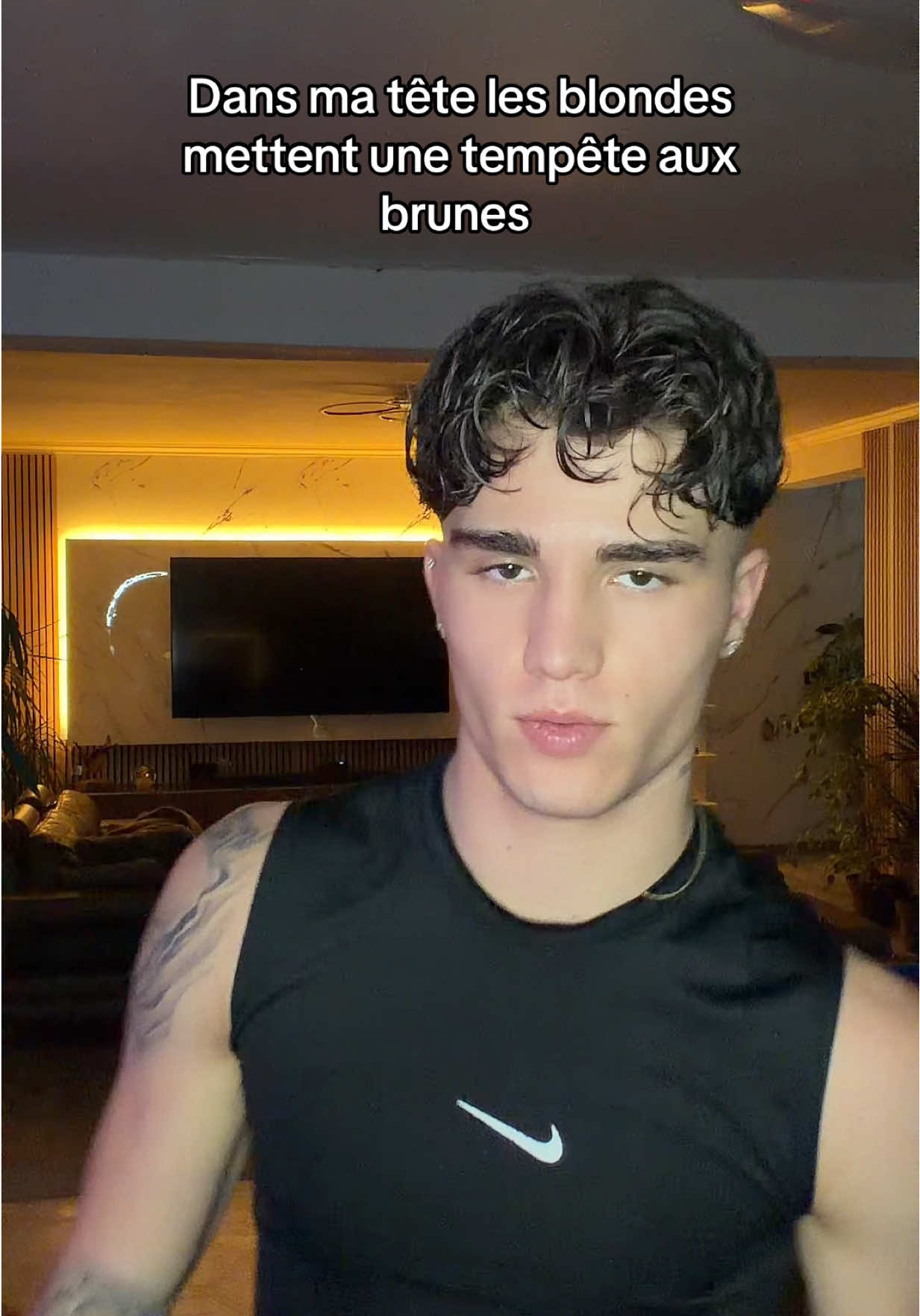 @&AElig;