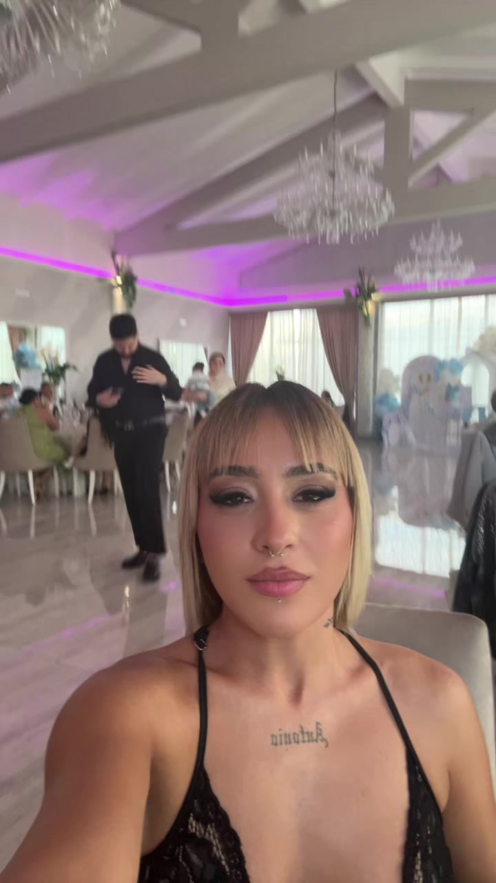 @_annarella_2