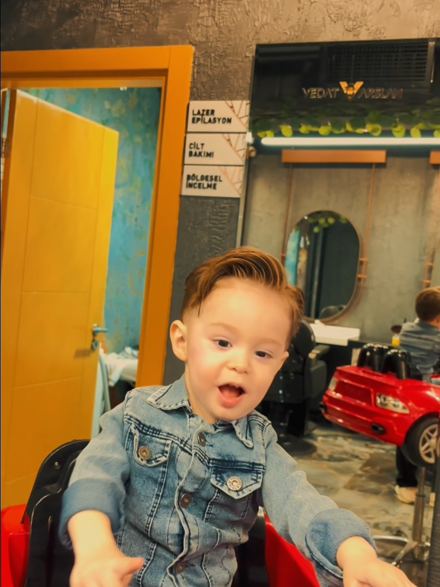 @Vedat Arslan Cafe De Coiffeur