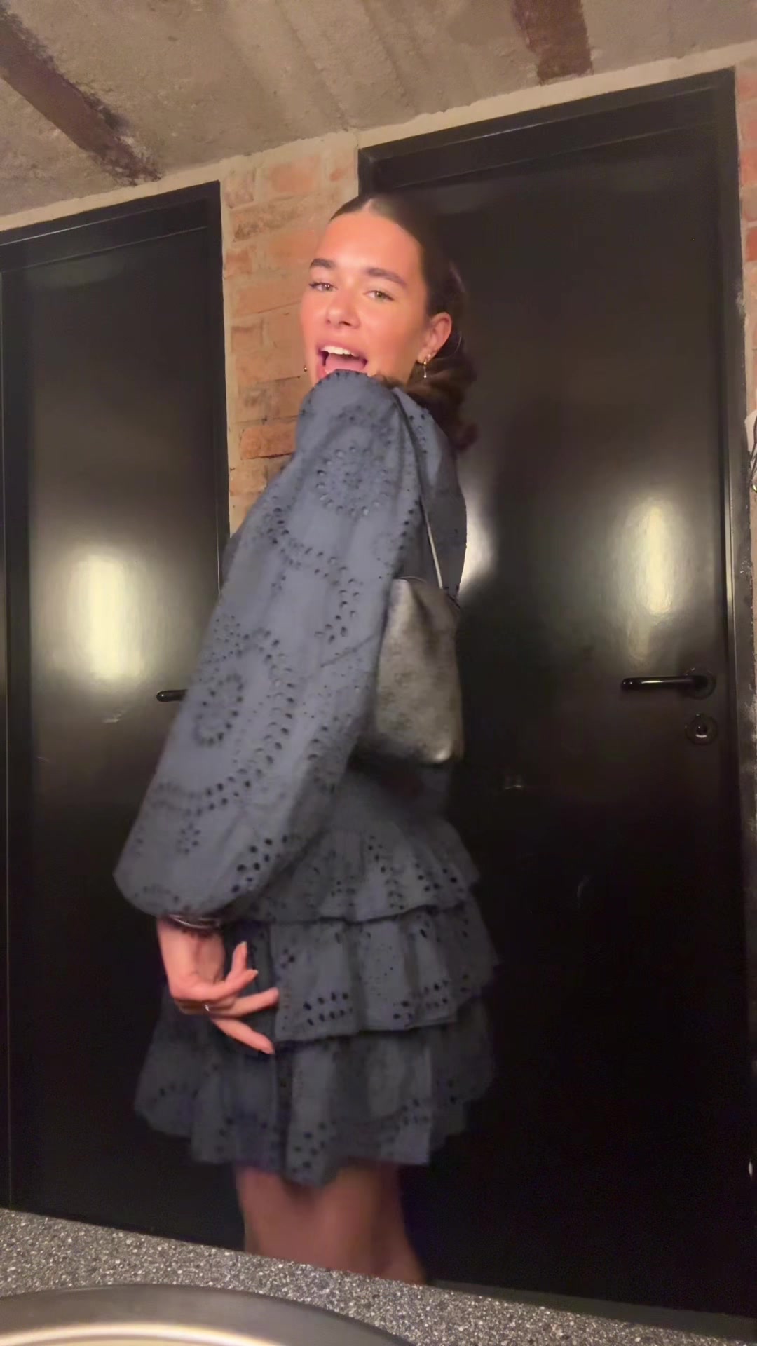 @Elisa