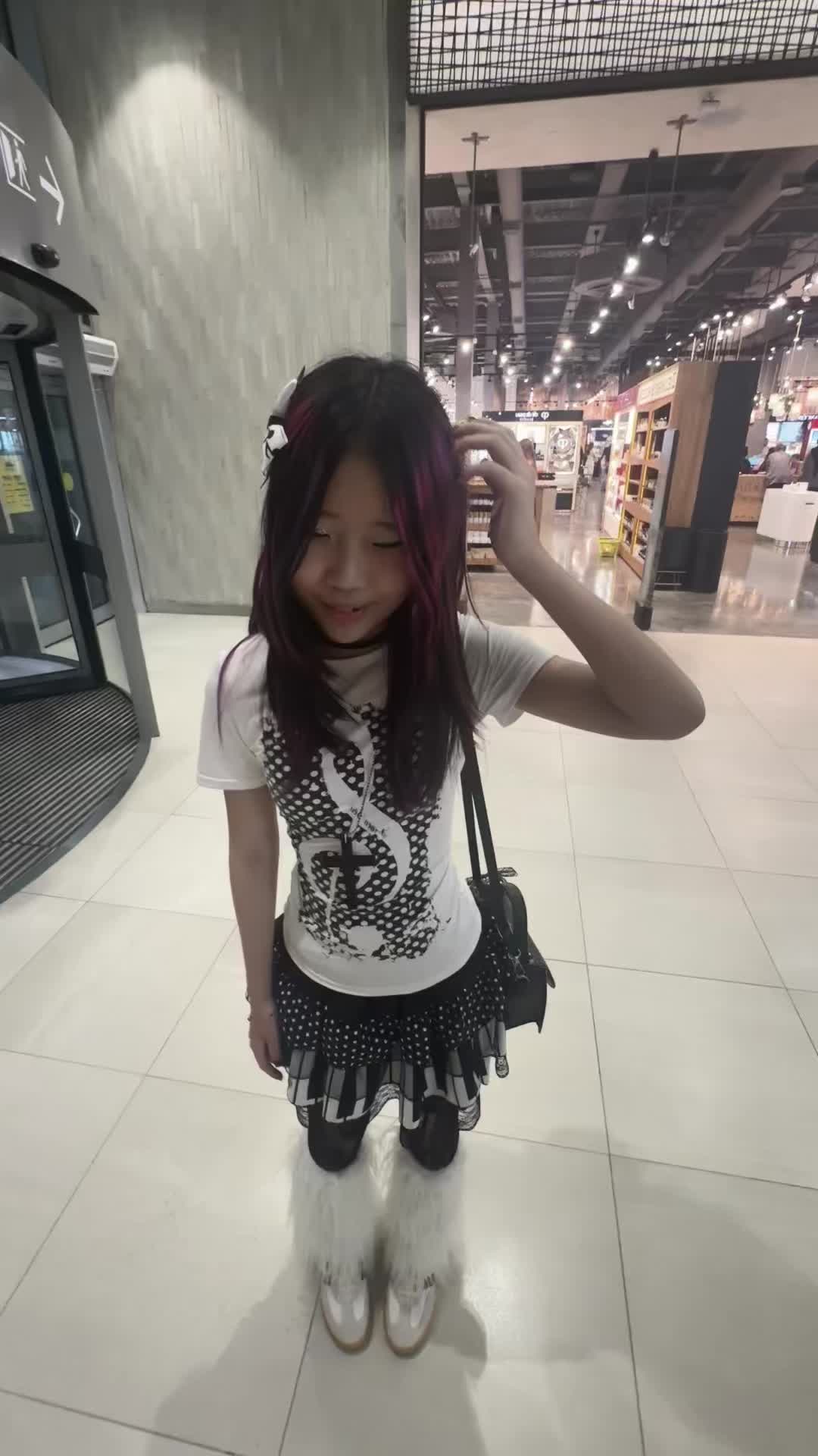 @𝒽ℴ𝓁ℯ𝓇ℴ𝒸𝒽𝓀𝒶