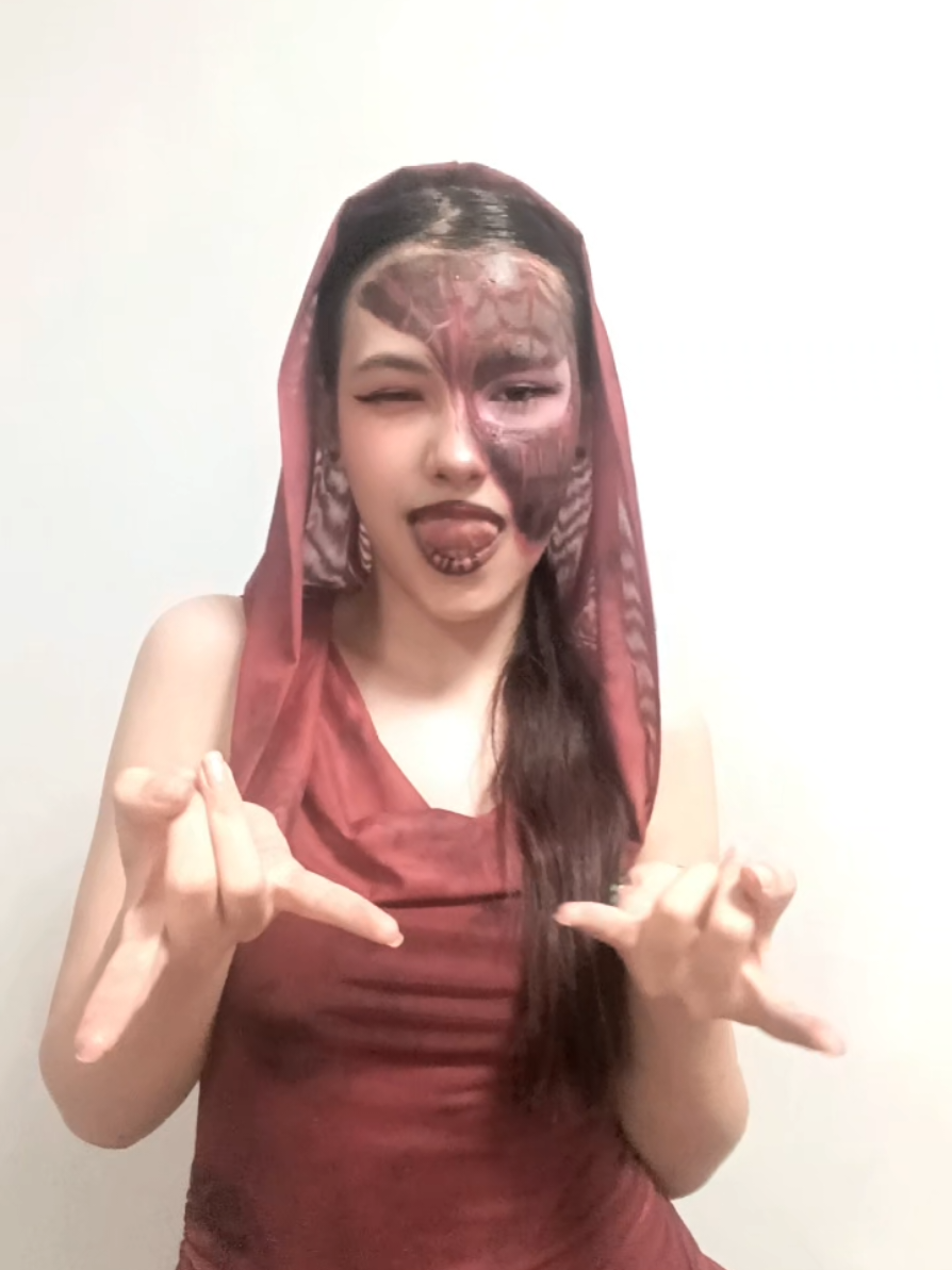 @Dominika 🧛🏻&zwj;♀️