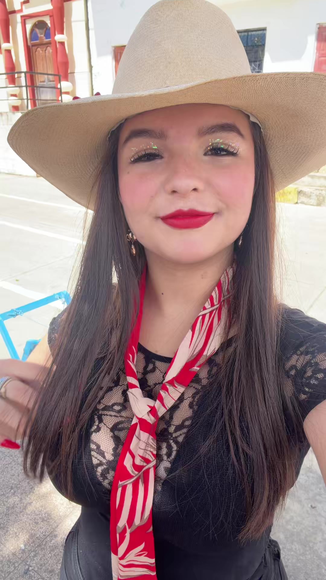 @Luana cadenillass