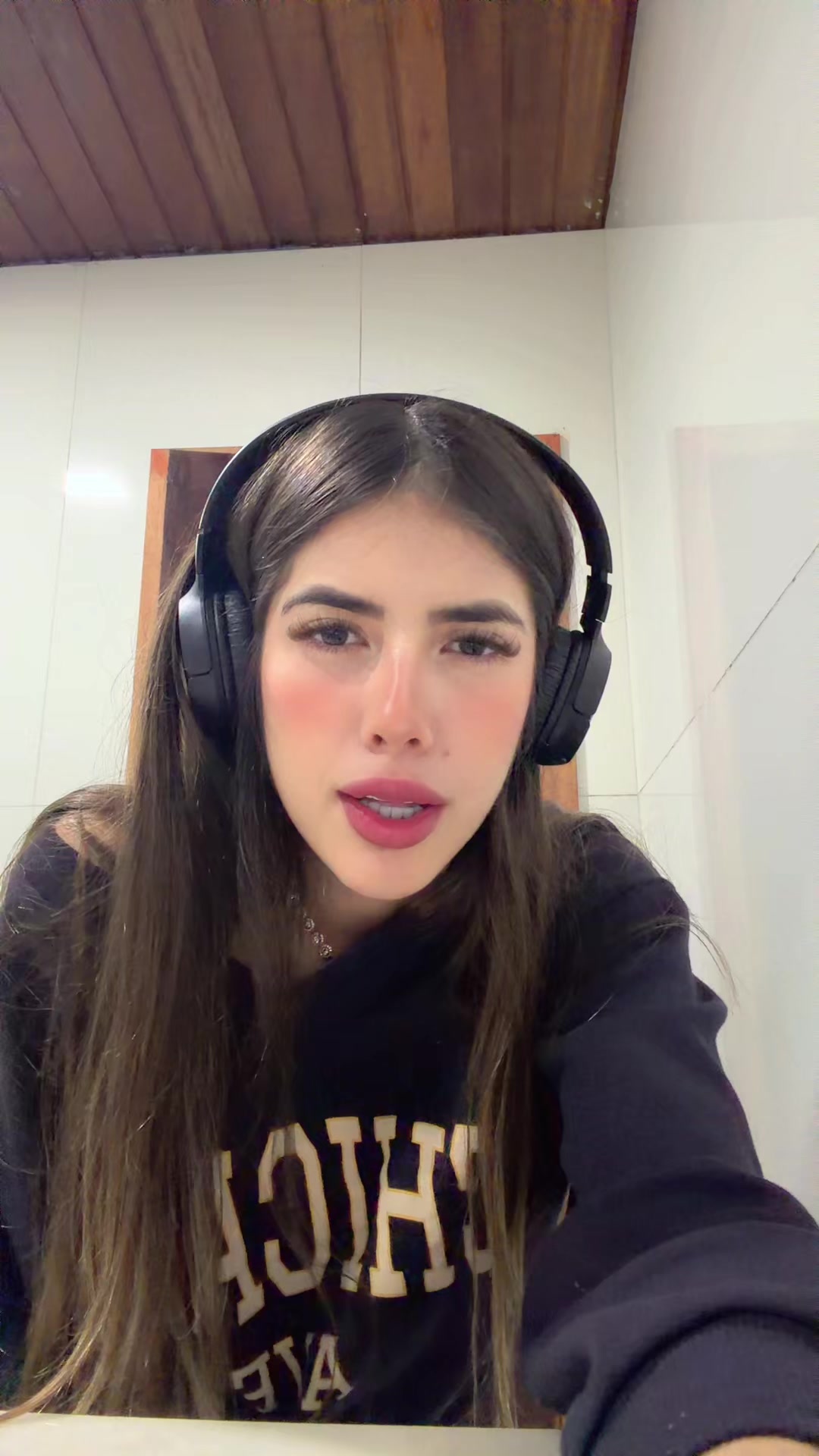 @Lo