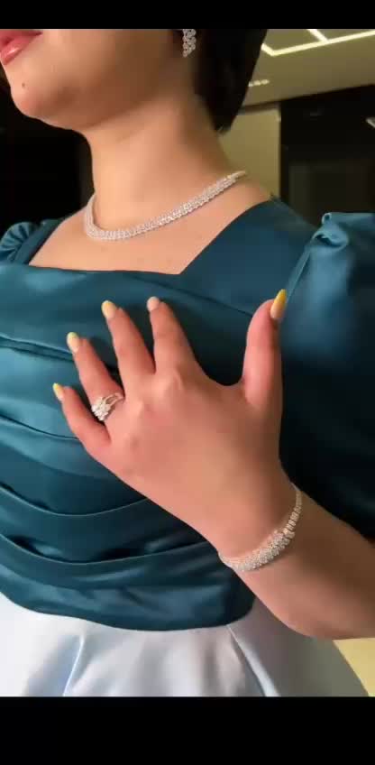 @ساره اوس