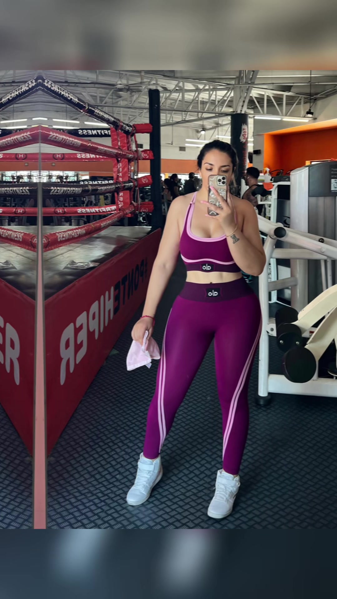 @Alejandra Villegas N