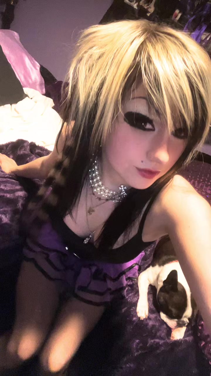 @cherry 🧛🏻♀️