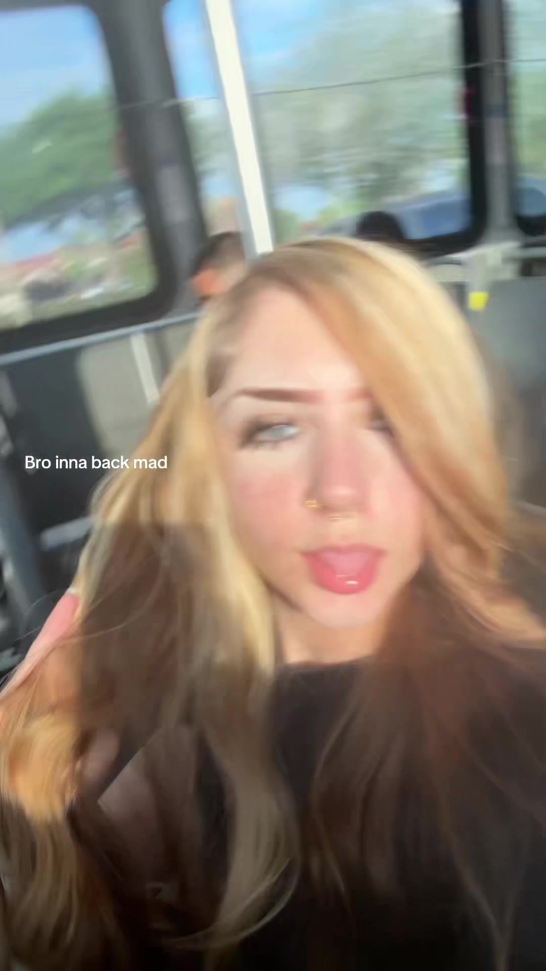 @💋.