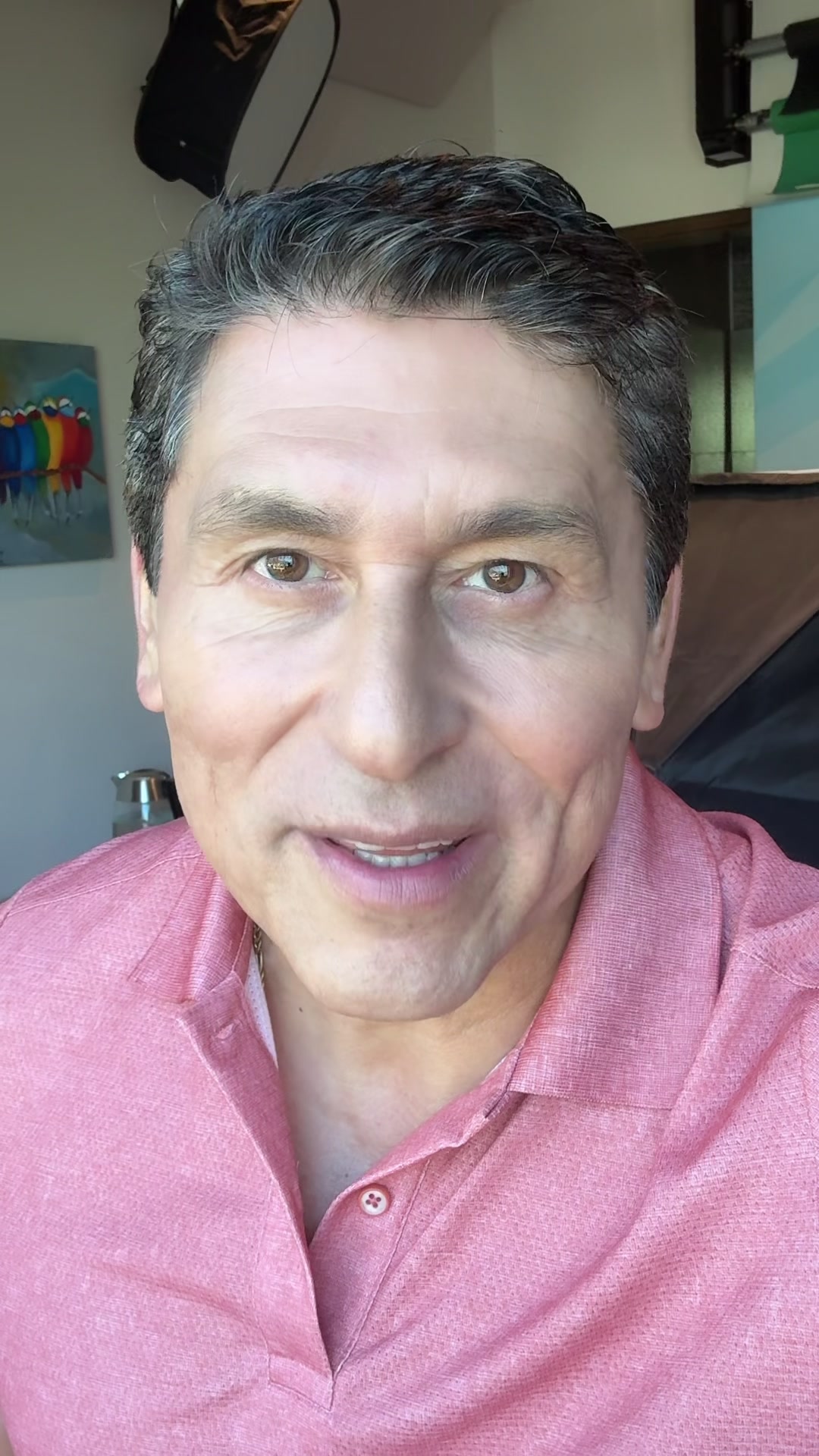 @César Lozano