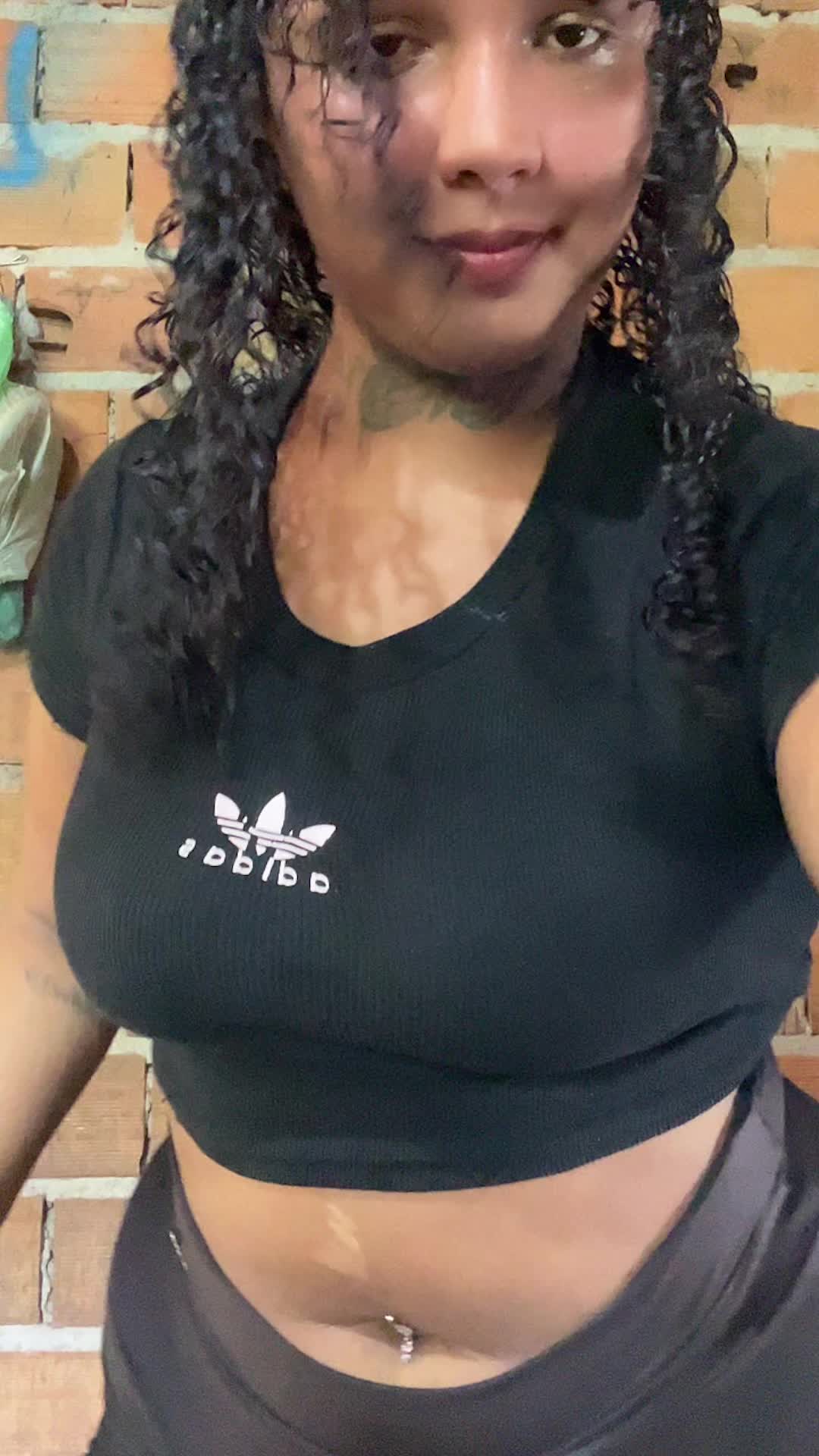 @🫦