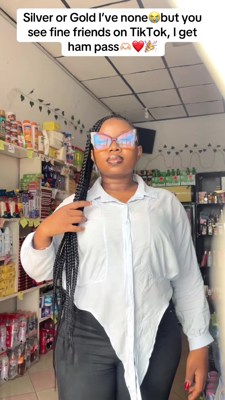 @Shivi's Vintage GlowCos.🛍️🌸
