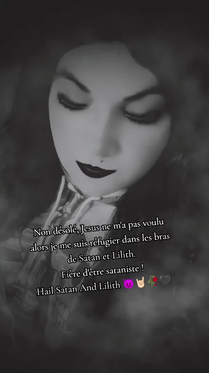 @Poison_Ivy_Nocturnia 🌿🧪💀