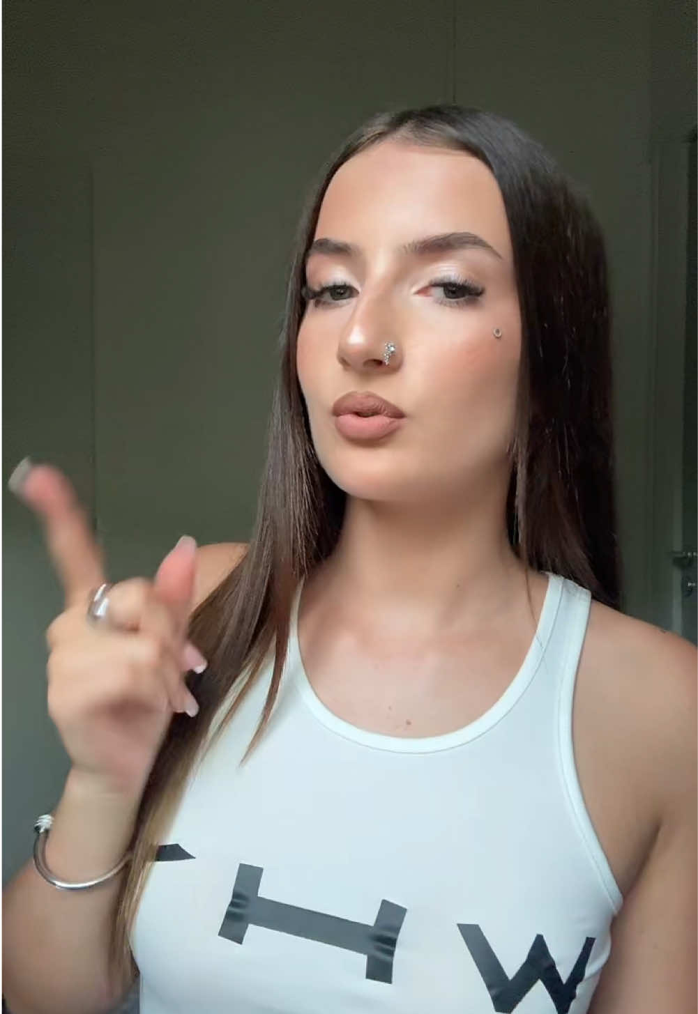 @anaismly_