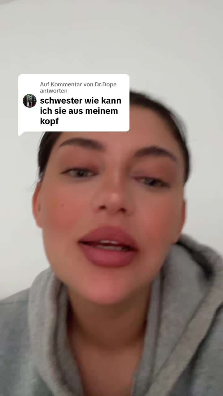 @MiraBks