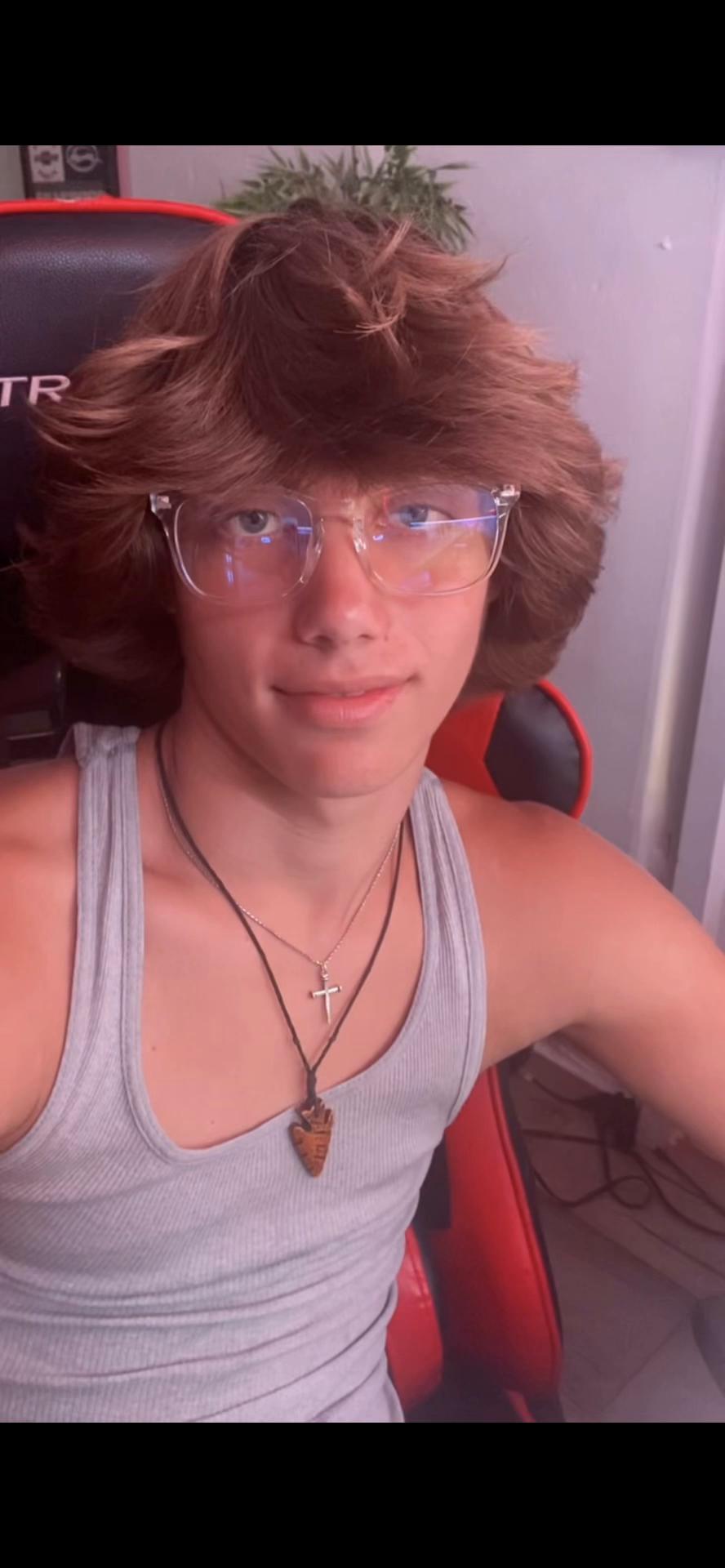 @hullo