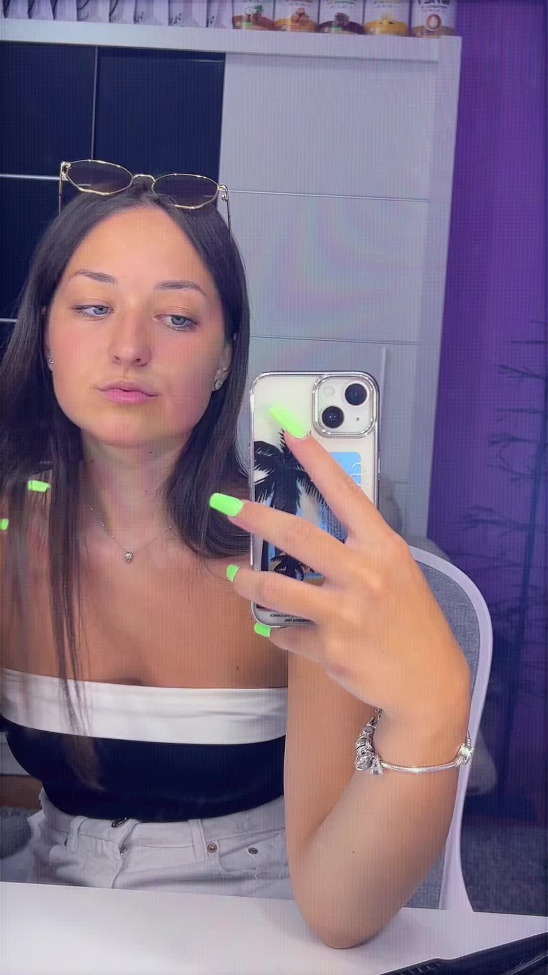 @𝓐𝓷𝓪
