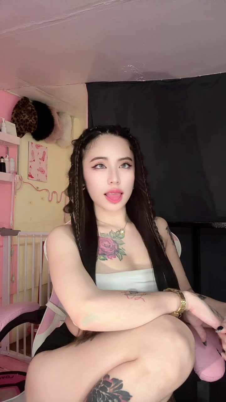 @strwberry🍓
