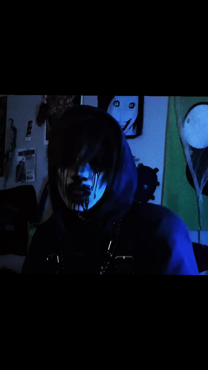 @𒉭 UrRottingVictim 𒉭