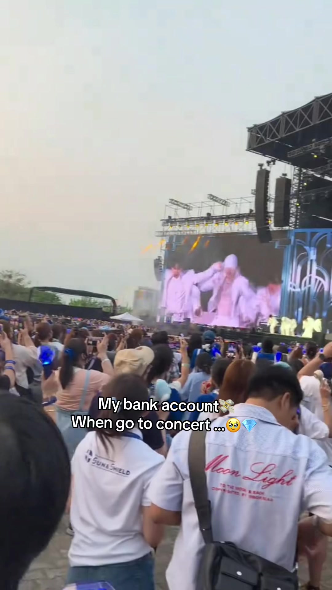 @Rina white