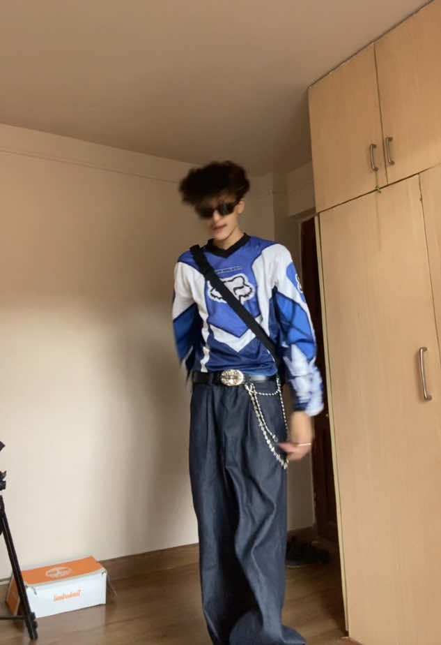 @KËsÜ🕸️🎧