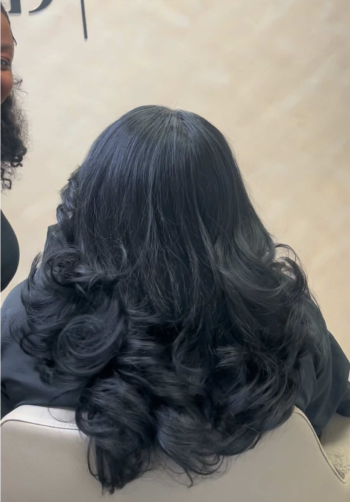 @RhonyaB | HTX Hairstylist 🎀