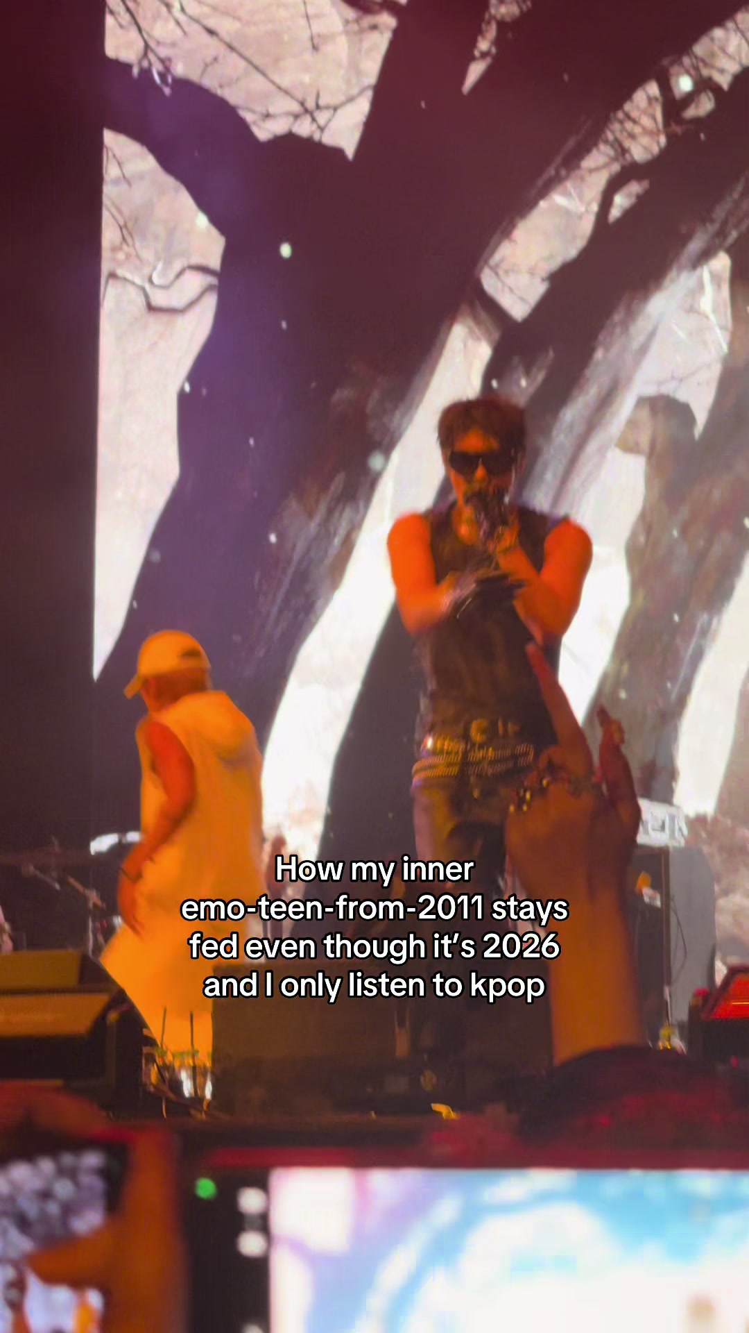 @Ella writes K-pop books