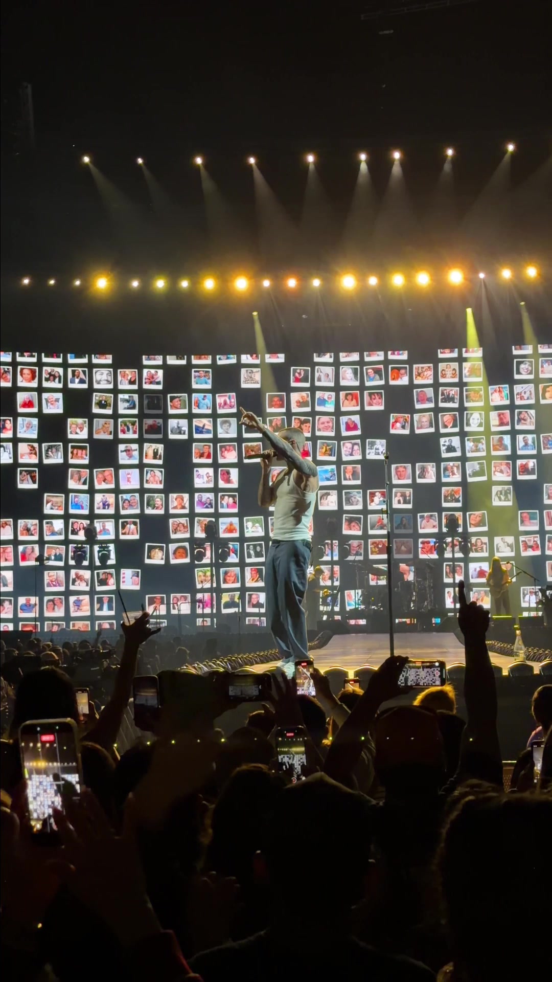 @Maroon 5
