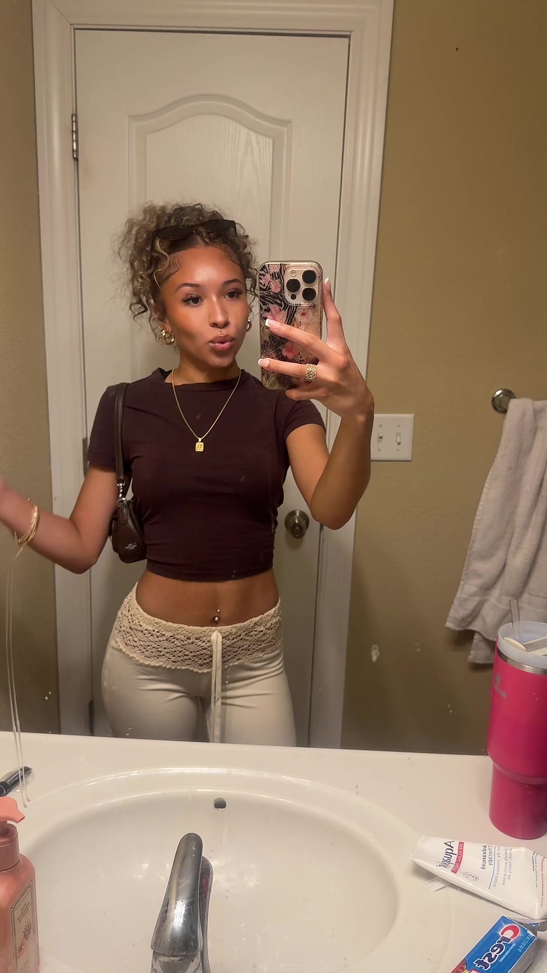 @Isabella