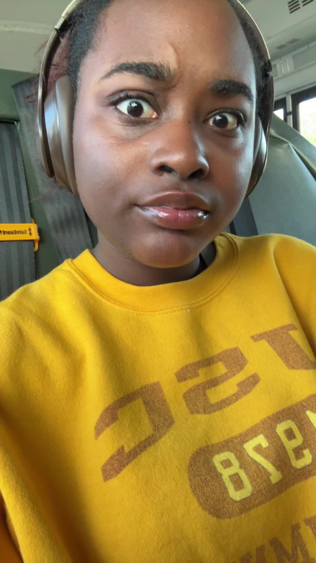 @👩🏾&zwj;🦲baldie 👩🏾&zwj;🦲