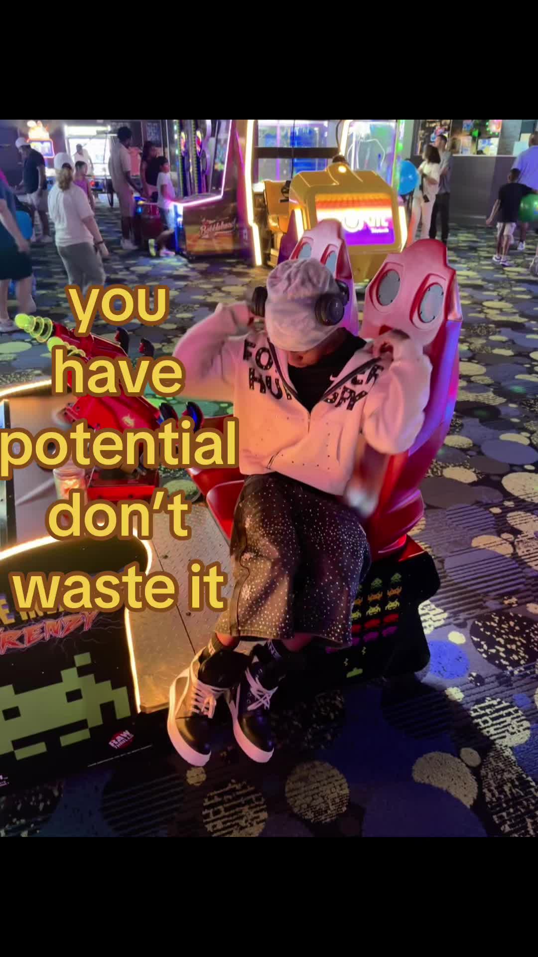 @✠