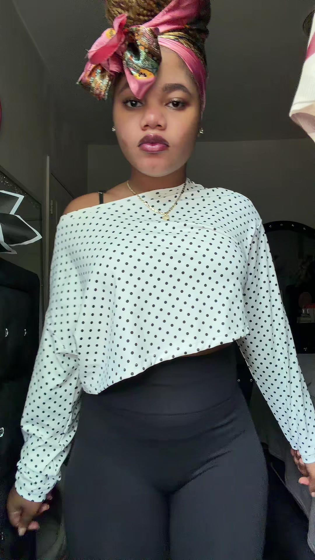 @𝒩𝒾𝒶