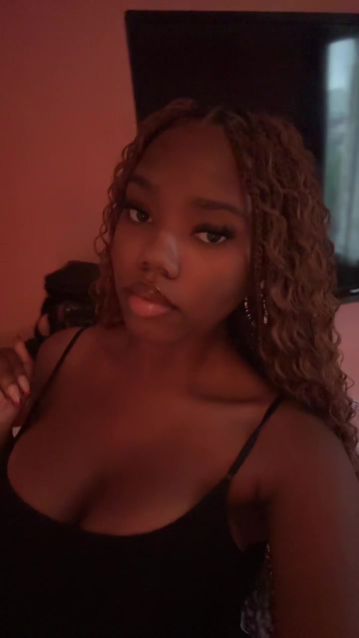 @𝒜 ᥫ᭡