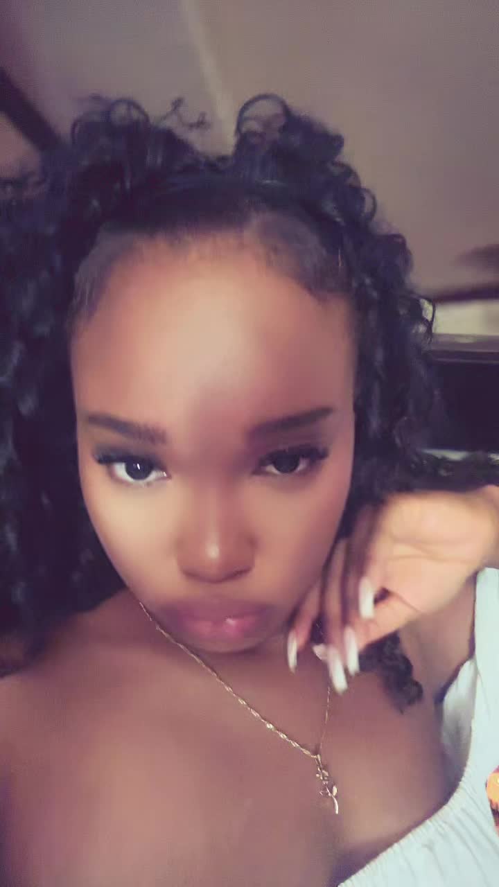 @𝒜𝓃𝓃𝒾𝓉𝒾𝒶 ✞