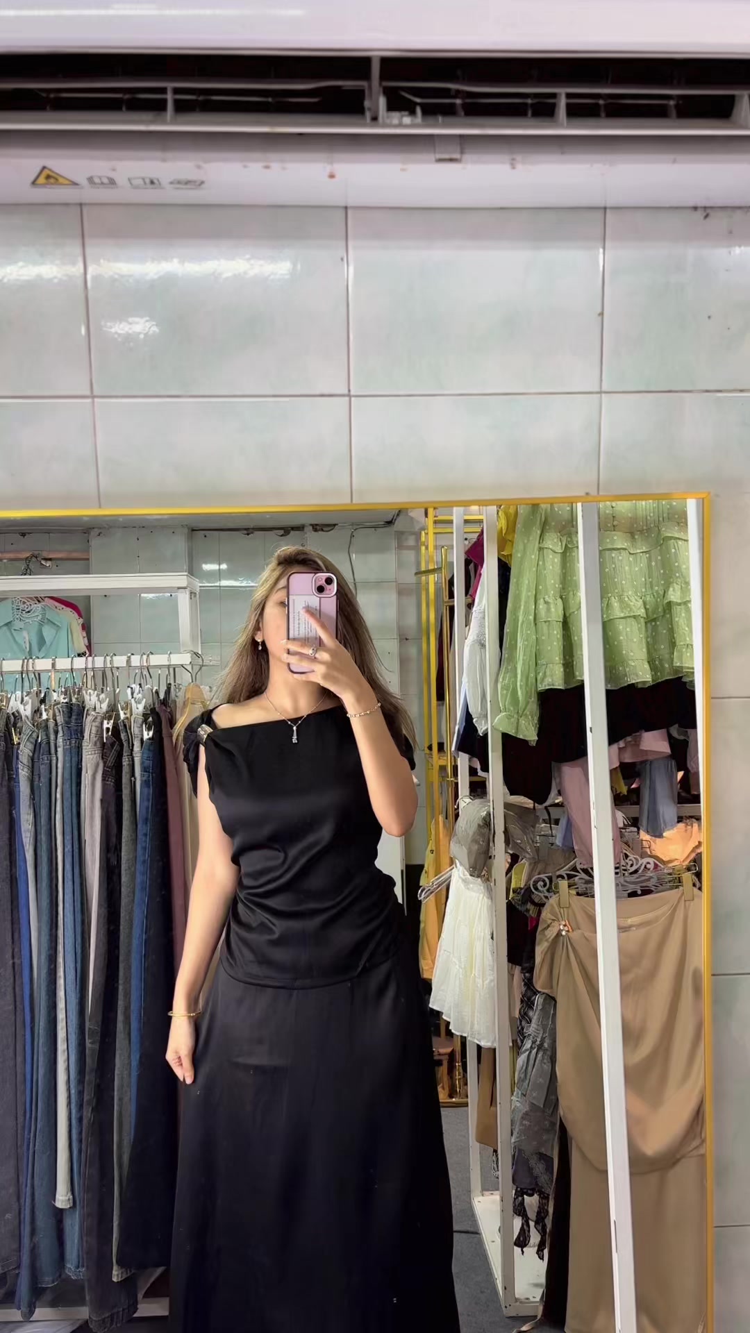 @May Fashion House