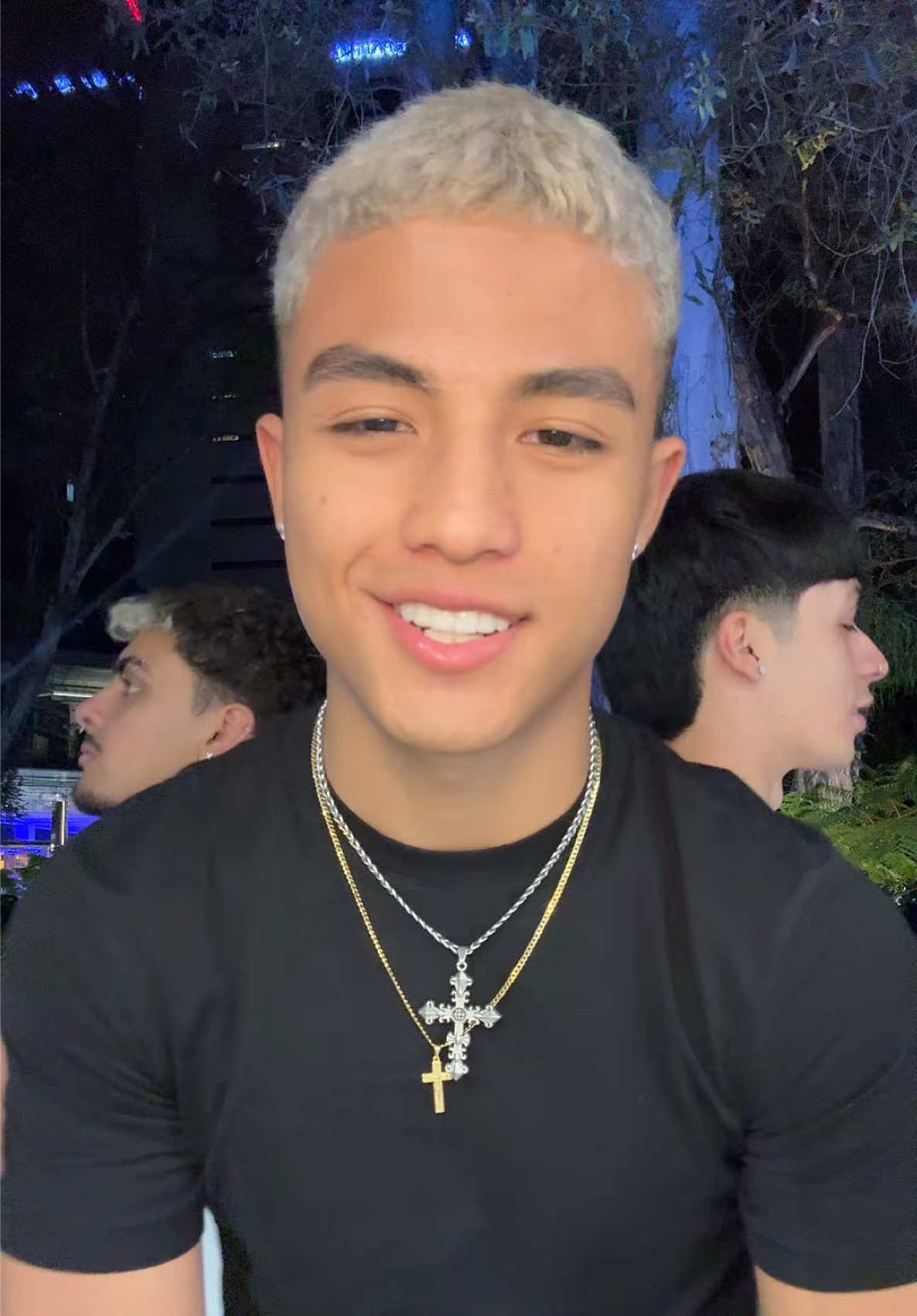 @𝐇𝐮𝐠𝐨 🦦