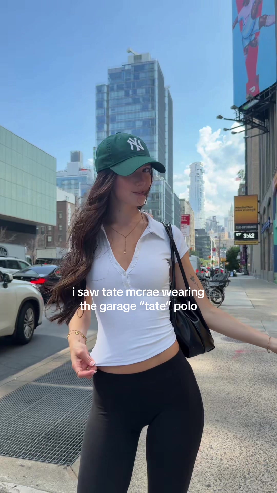 @_alexisbez