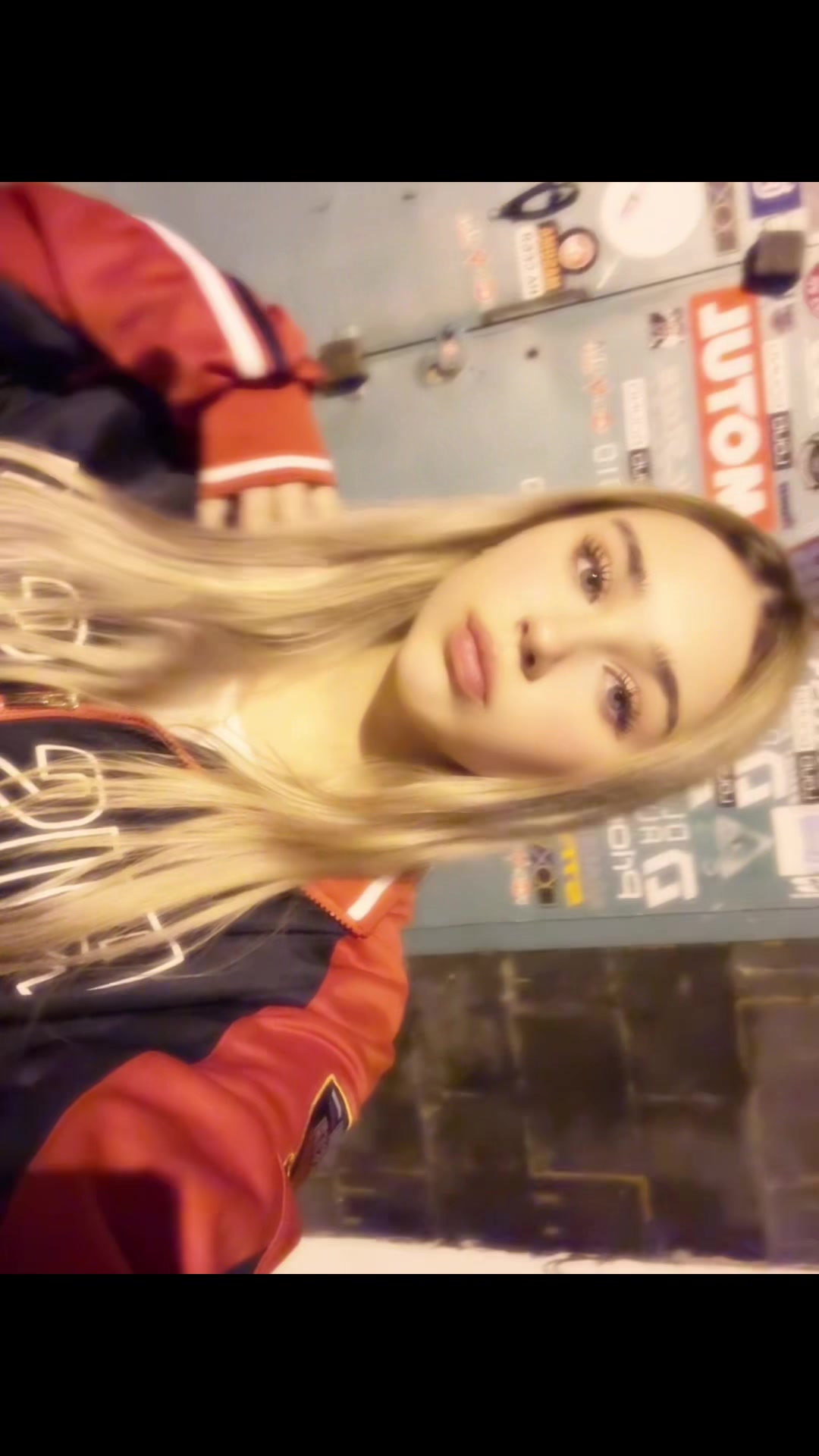 @ника бледная