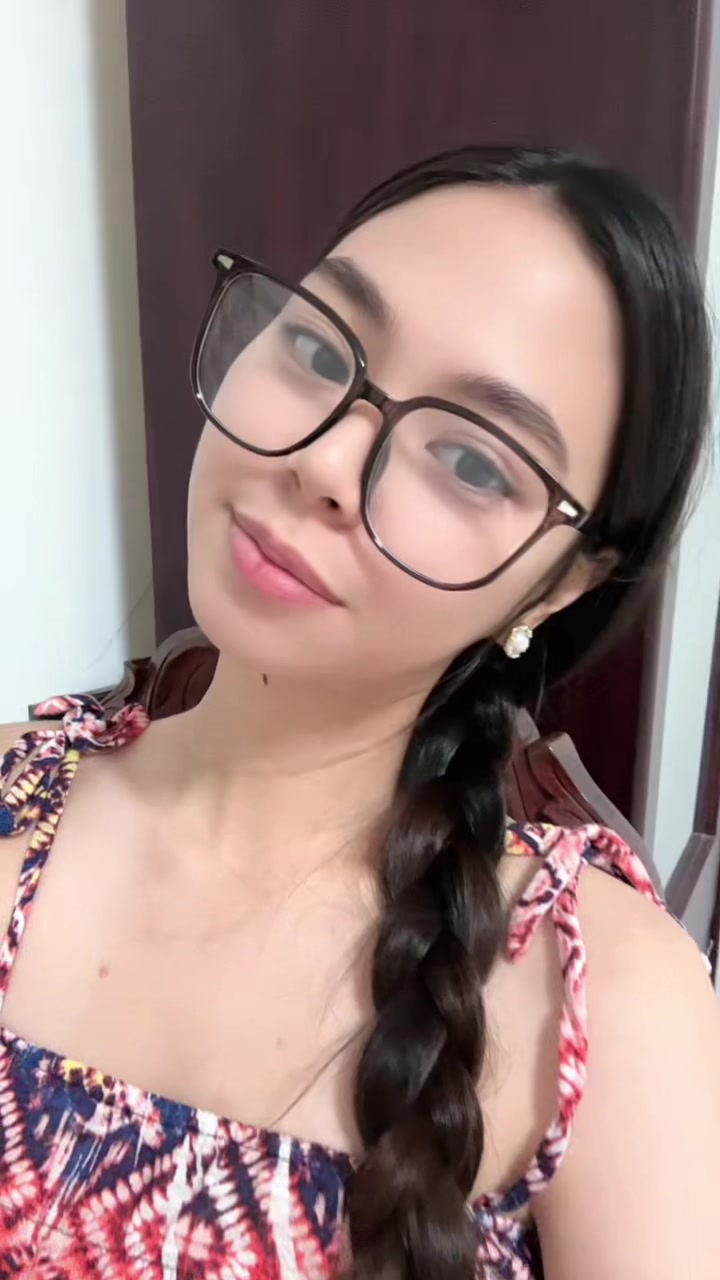 @urgirlrenza on ig