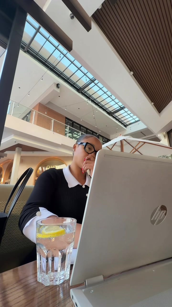 @aunty_ano