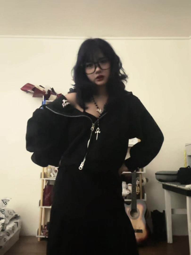 @Siou𖤓⚸
