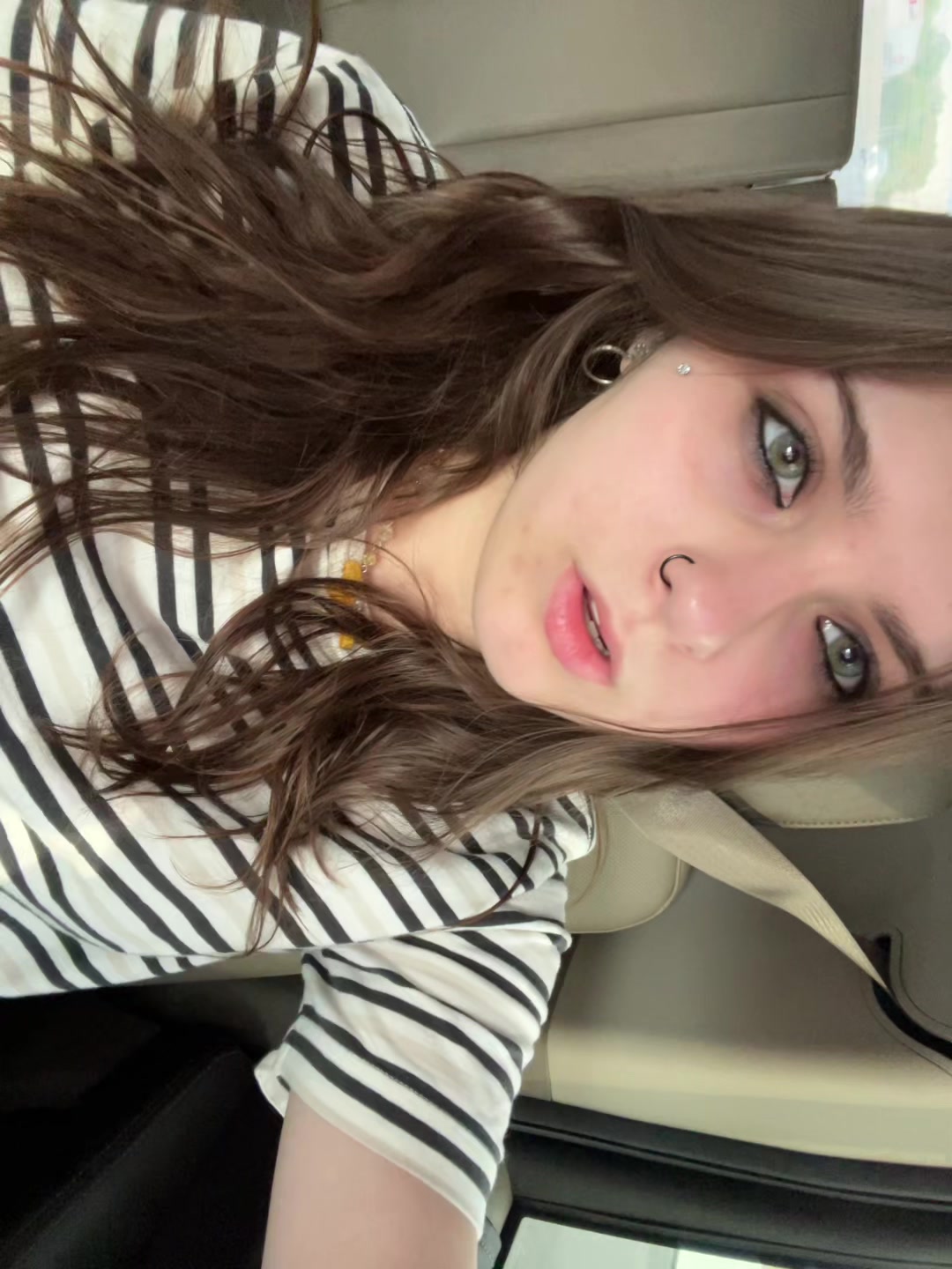 @🦦