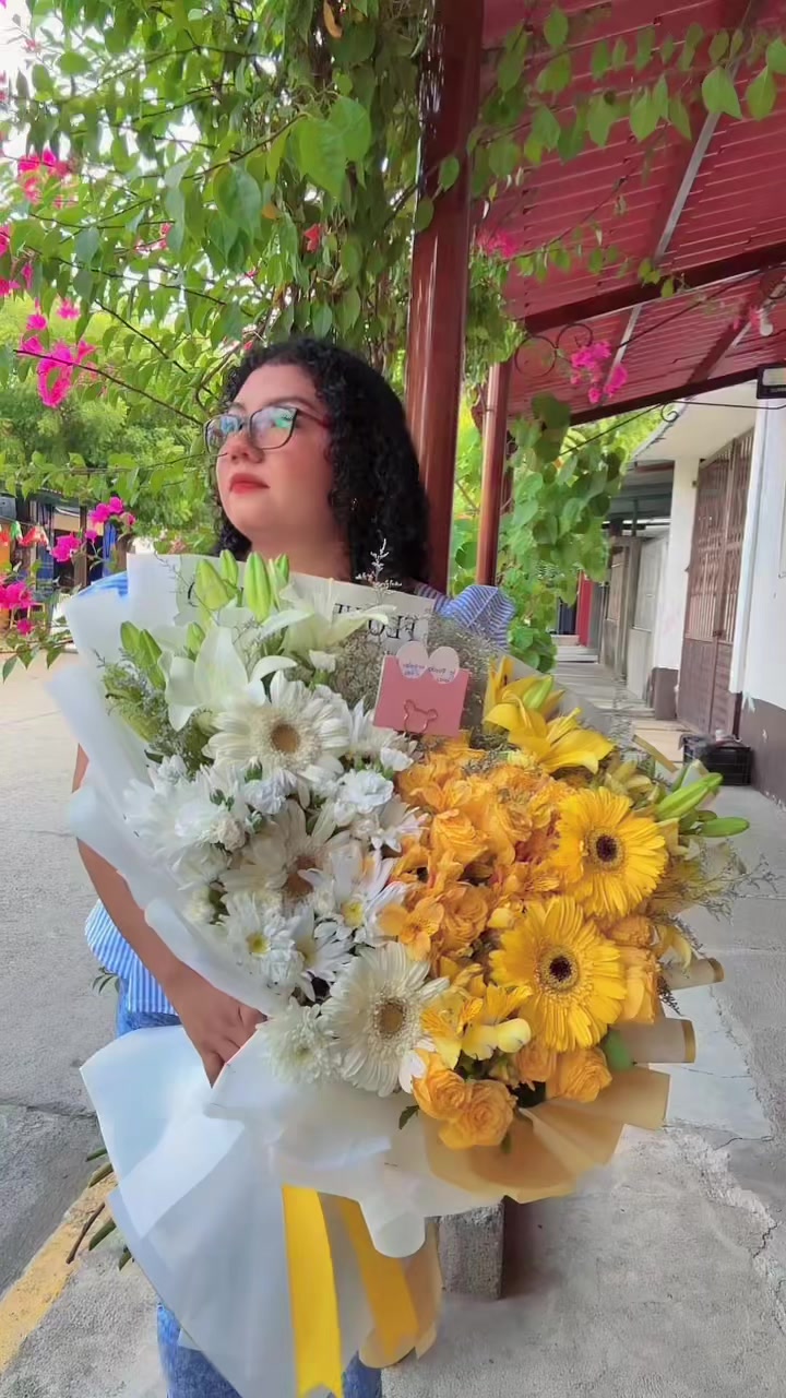 @flowersvillagearteconlistones