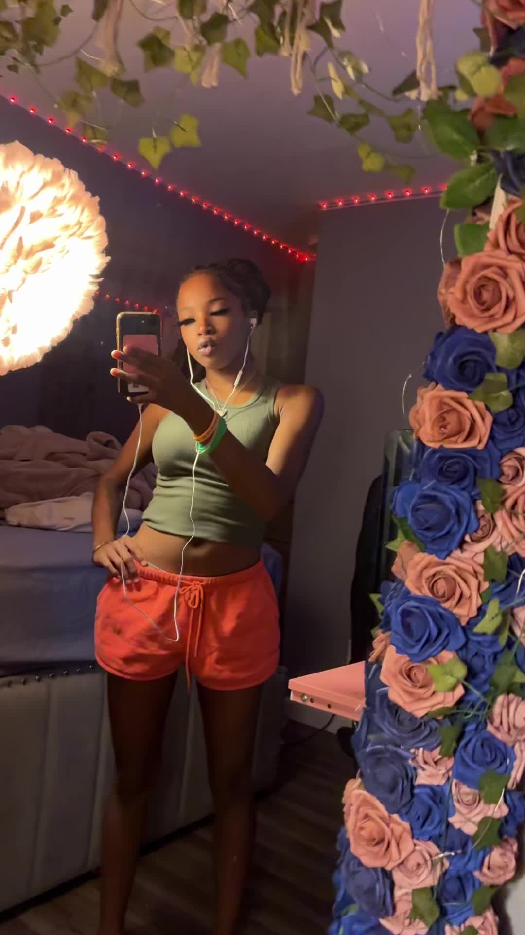 @whoisshe