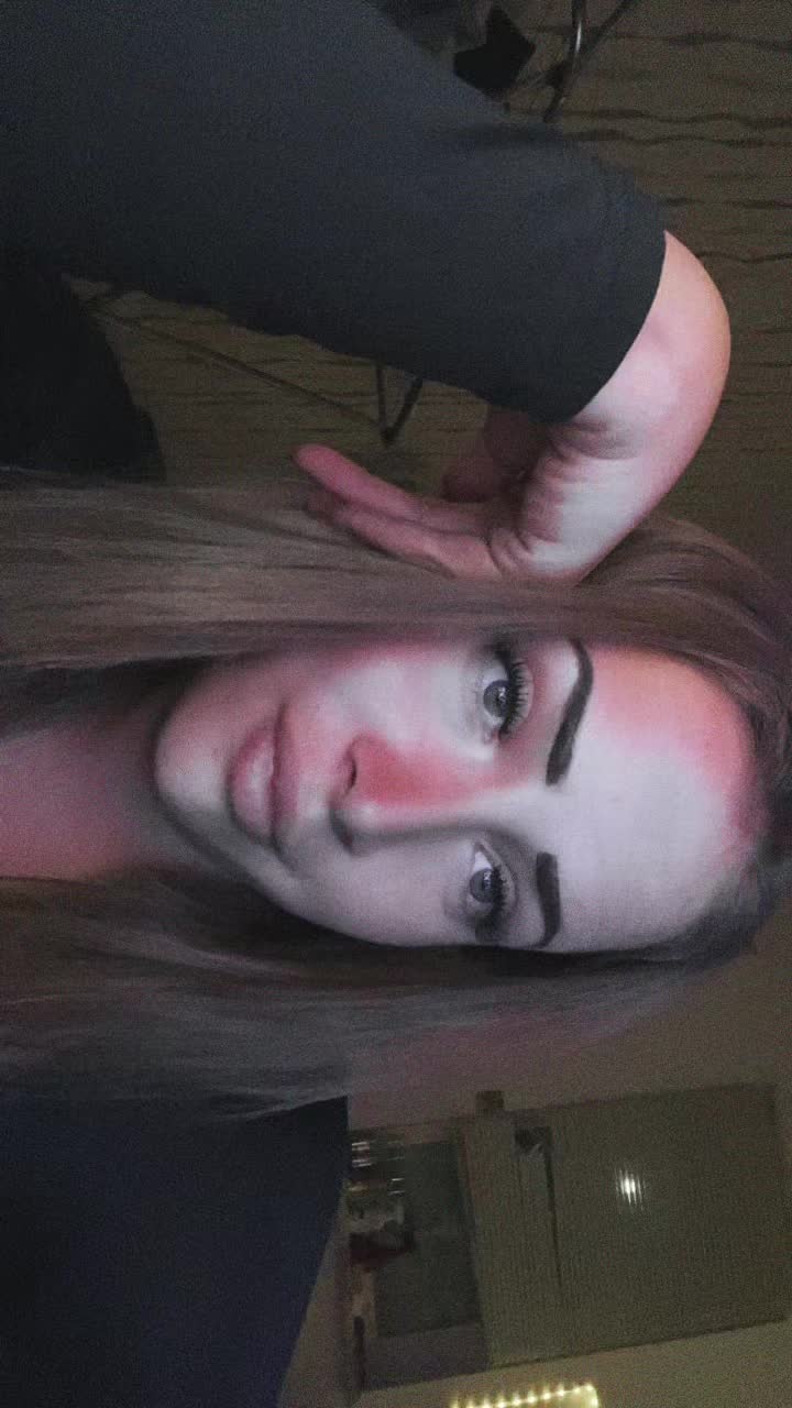 @laura