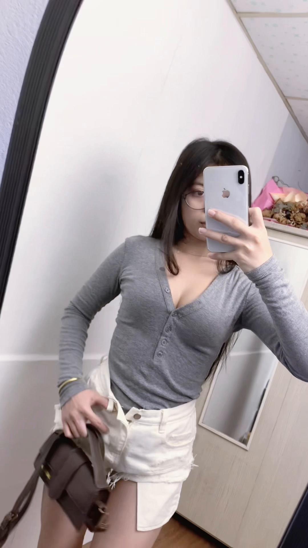 @Ê Mặc Gì ?