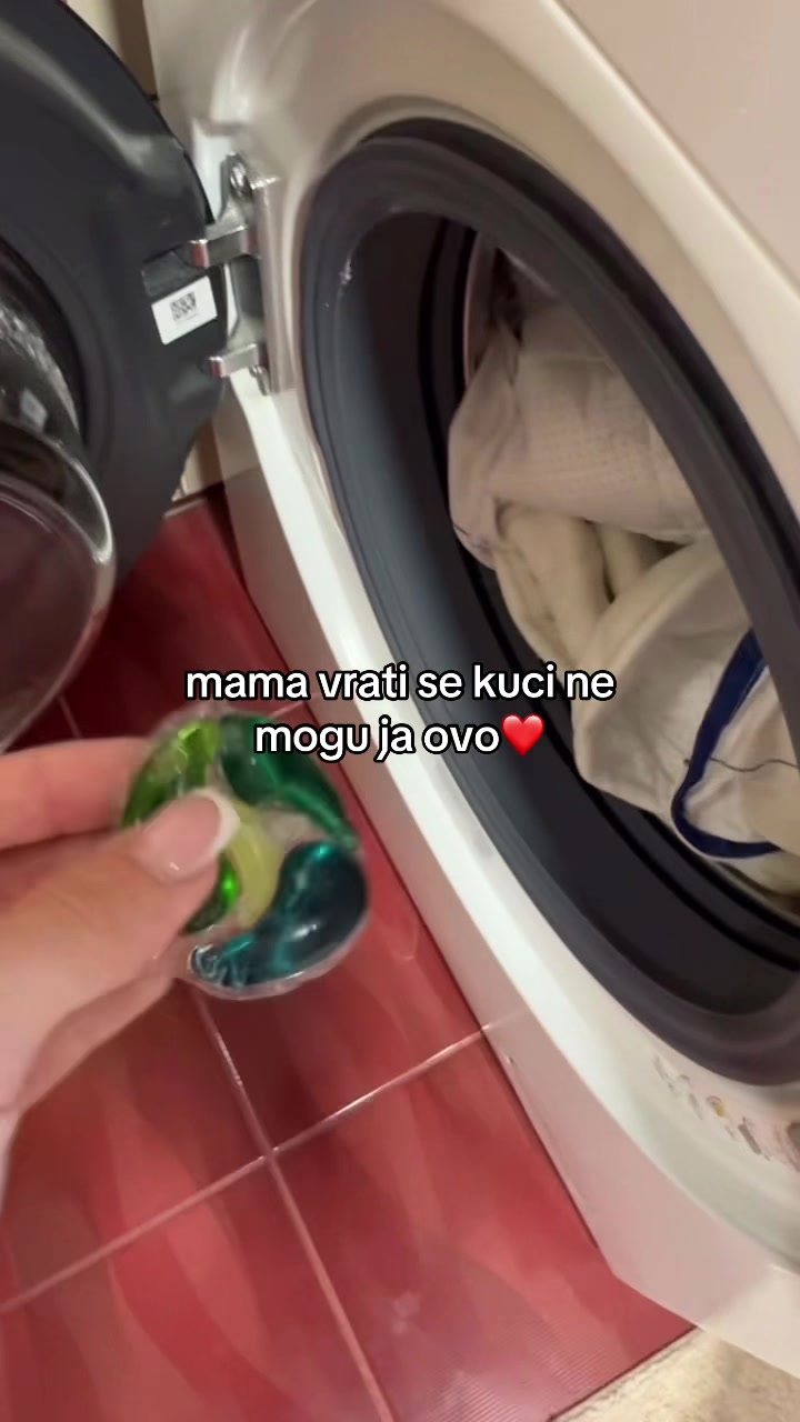 @LaraBarisic